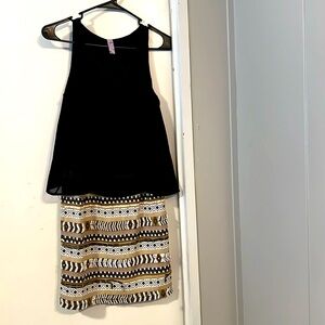 Alya sleeveless dress for women with beads and sequins. Size S